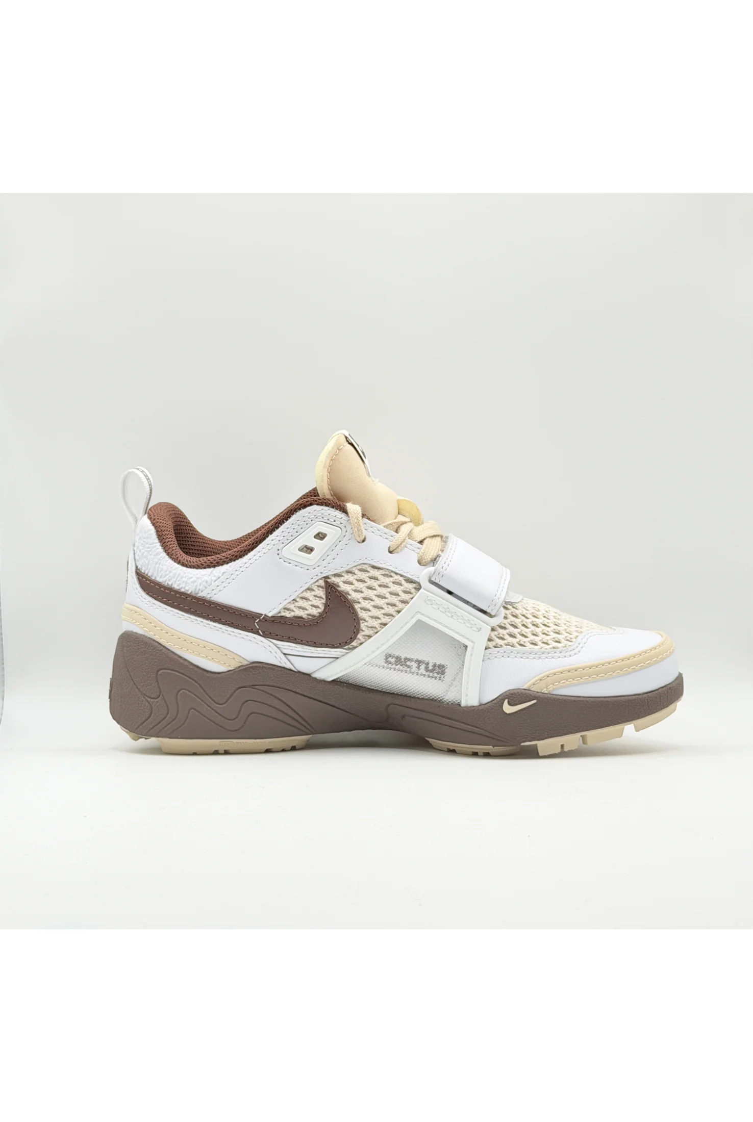 Nike Zoom Field Jaxx Travis Scott Light Chocolate - Image 3