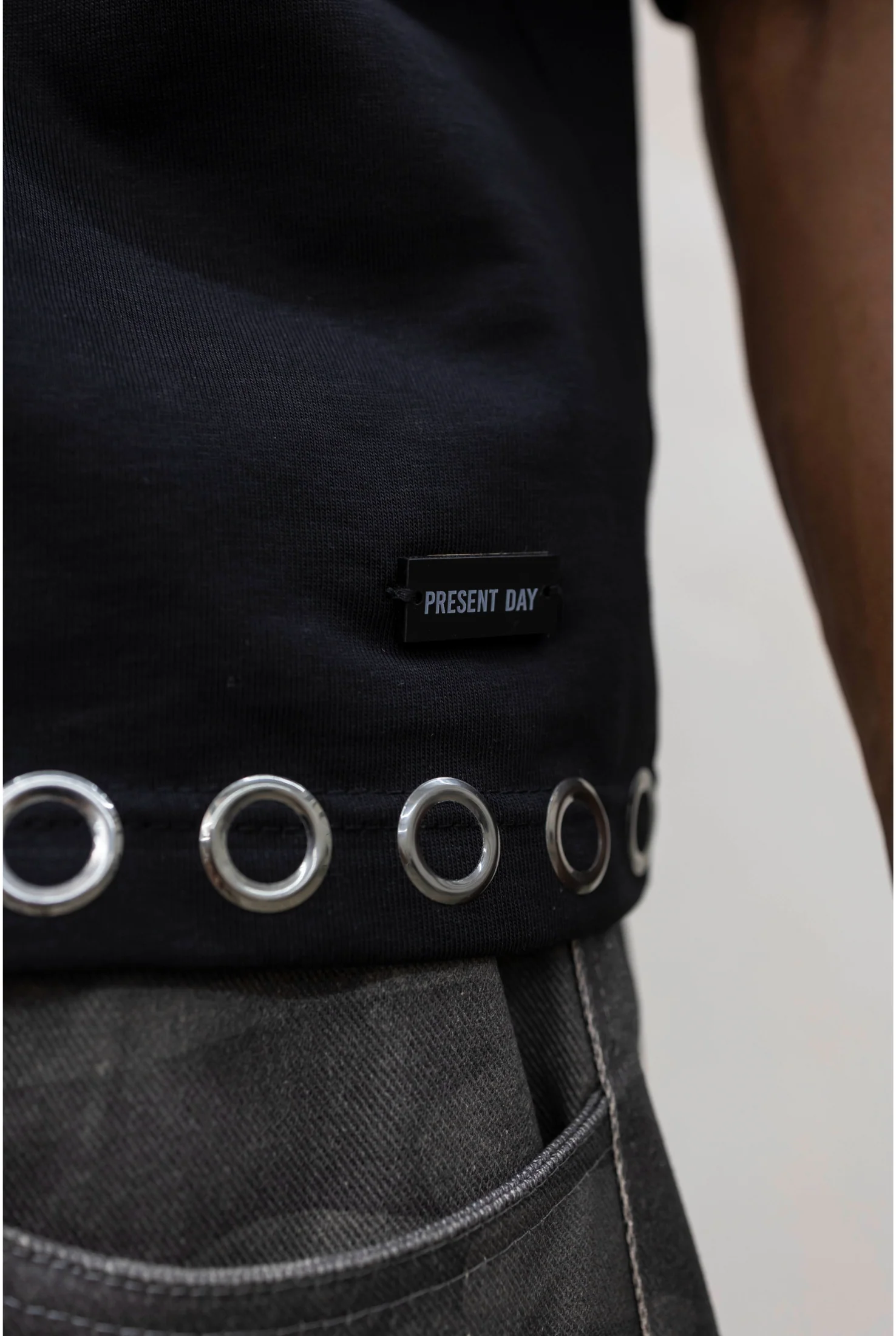 T-shirt PRESENT DAY Borchie - Image 8