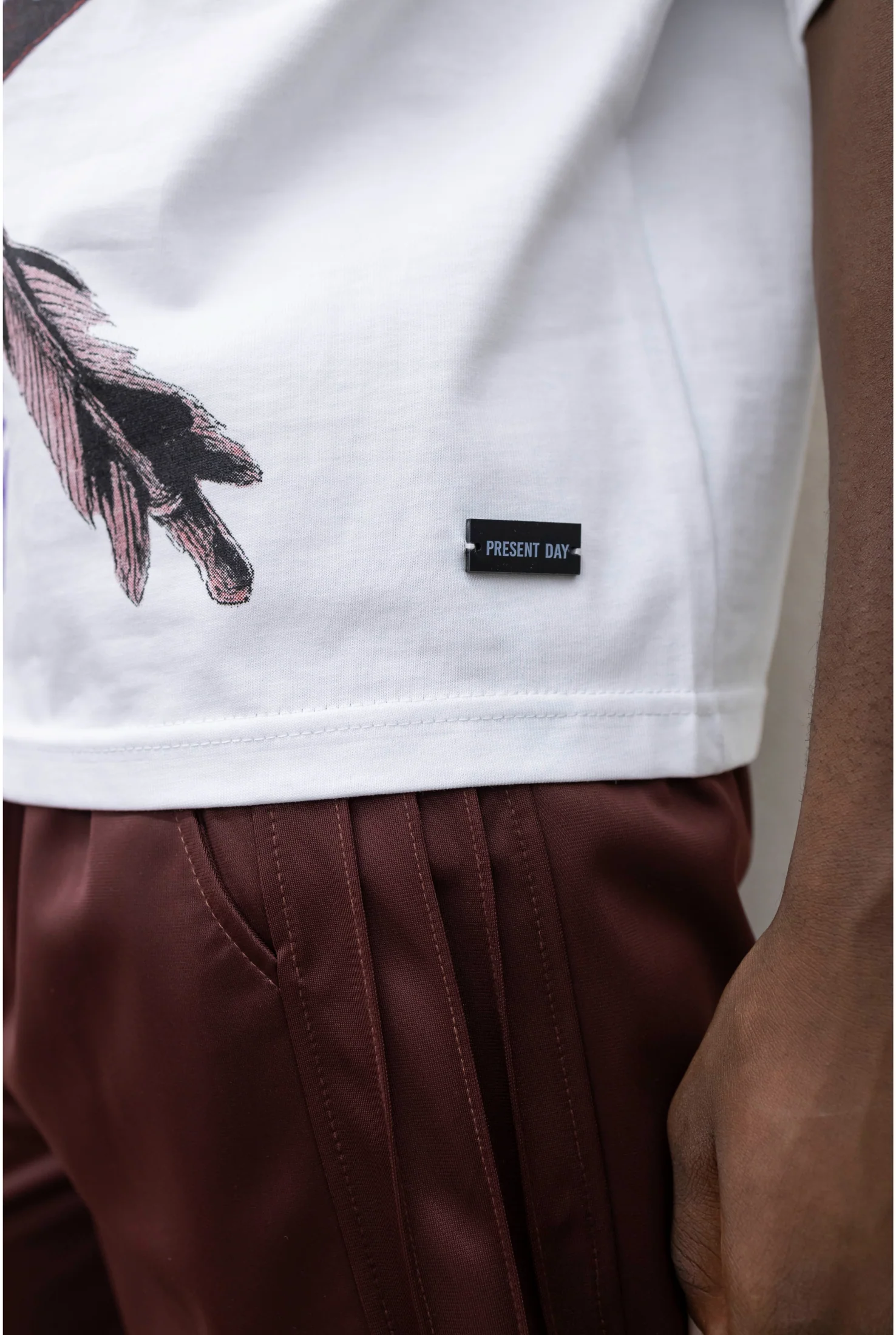 T-shirt PRESENT DAY Broken hearts - Image 11